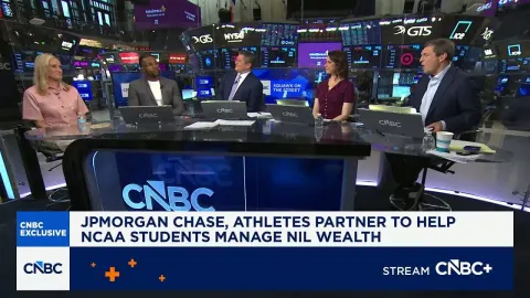 Kayvon Thibodeaux Partners with JPMorgan to Teach NIL Money Management