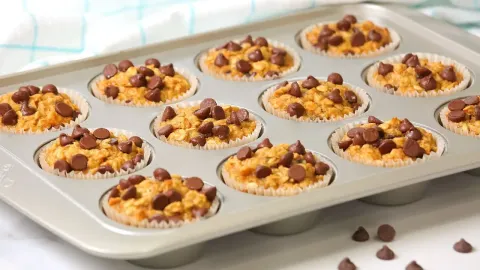 Make-Ahead Chocolate Peanut Butter Oatmeal Cups for Busy Mornings