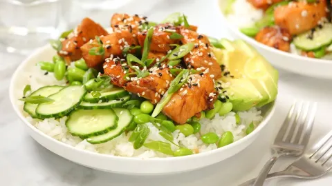 Sweet and Savory Teriyaki Salmon Bowl for Healthy Meal Prep
