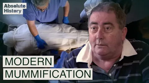 Dying Man Volunteers for Mummification Using Ancient Egyptian Methods