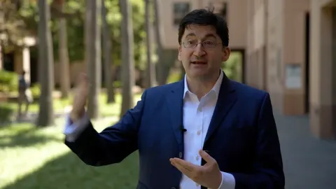 Stanford GSB Impact Fund Trains Students to Become Mission-Driven Early-Stage Investors