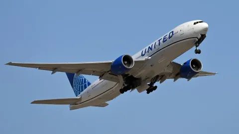 United Airlines Flight Diverted After Passenger Names Bluetooth Device With Offensive Word