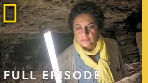 Archaeologists Open a 2600 Year Old Sarcophagus Deep Beneath the Egyptian Desert
