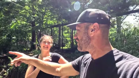 New York Girl Experiences Alligators for the First Time in Fun Family Adventure