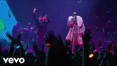 Eminem and Snoop Dogg Deliver a High-Energy Performance at the VMAs