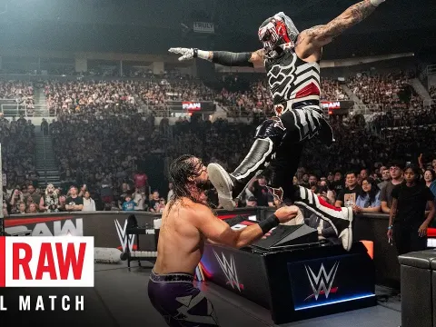 Penta Battles Seth Rollins in an Electrifying Raw Match