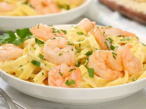 Quick and Easy Fettuccine Alfredo with Garlic Shrimp Recipe