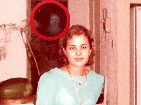 Exploring Paranormal Activity in Family Photos Through Shutter Story Gameplay
