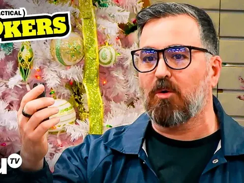 Shopper Freaks Out Over Q's Fake Security Device in Impractical Jokers Prank
