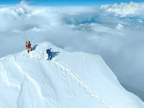 World First: Ski Mountaineer Descends Everest Without Oxygen