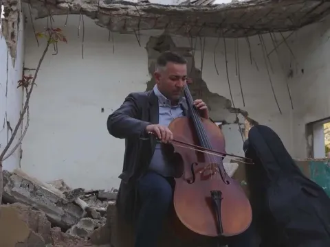 Syrian Cellist Performs in Damascus Ruins to Express War's Pain and Hope