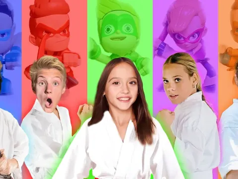 Ninja Warriors Compete for Powerful Figures in Epic Battle