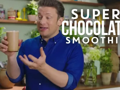 Jamie Oliver's Super Chocolate Smoothie Makes a Balanced Breakfast the Whole Family Will Love