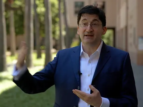 Stanford GSB Impact Fund Trains Students to Become Mission-Driven Early-Stage Investors