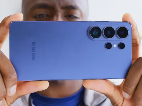 Samsung Galaxy S26 Ultra Review Privacy Display Tradeoffs and What You Need to Know