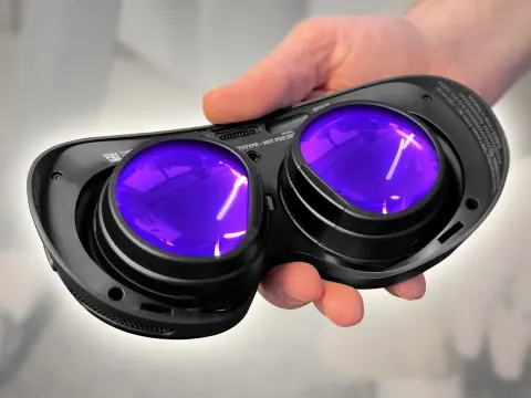 Valve Unveils Three New Gaming Devices Including a Compact Steam Machine and Standalone VR Heads