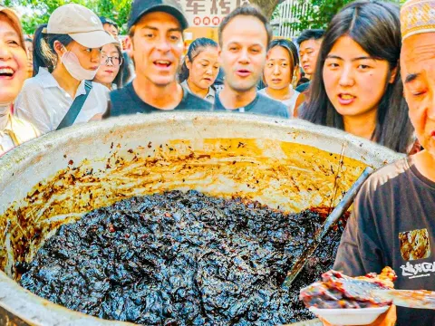 Exploring Muslim Chinese Street Food in Xi'an with Trevor James