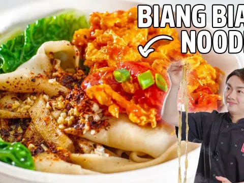 How to Make Chewy Biang Biang Noodles with Egg and Tomato at Home