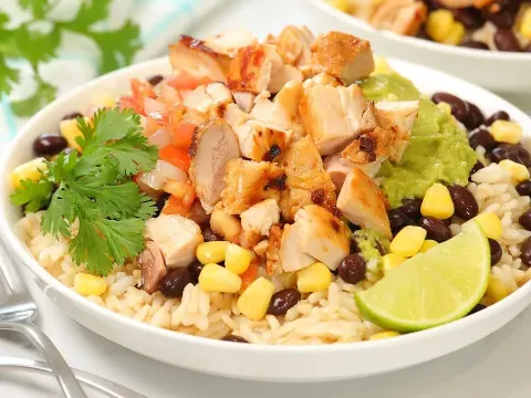 Easy Chipotle Chicken Burrito Bowls for Meal Prep