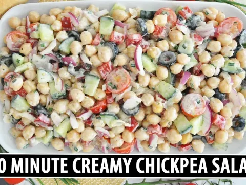 This Creamy Mediterranean Chickpea Salad Is a 10 Minute Meal