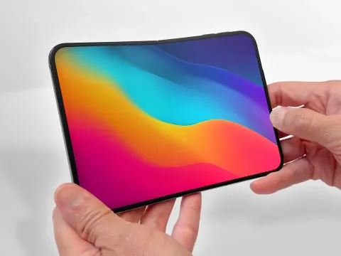 Apple's First Foldable iPhone Duo Impressions Show Why Waiting Paid Off