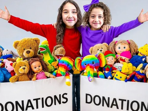 Sierra and Rhia Donate Their Old Toys to Bring Joy to Other Children